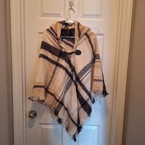 Vince Camuto Black and Cream Plaid Fringe Poncho